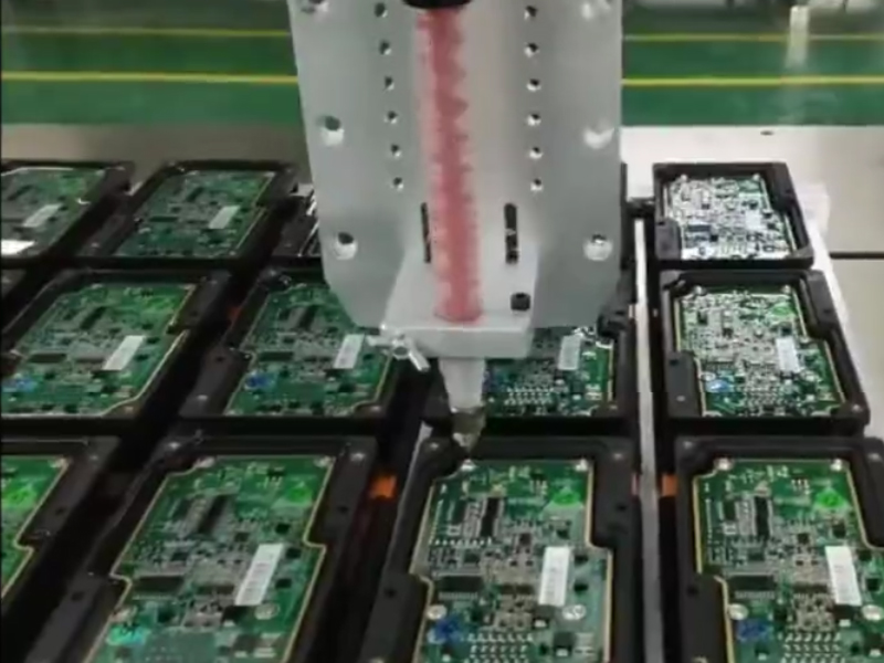 PCB電路板AB膠全自動(dòng)點(diǎn)膠機(jī)視頻
